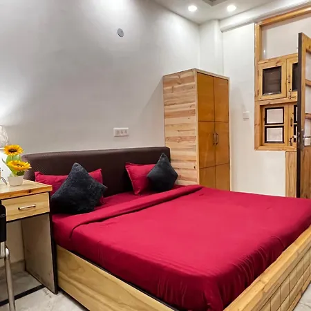 Divine Inn Hotel Rajouri Garden New Delhi Exterior photo