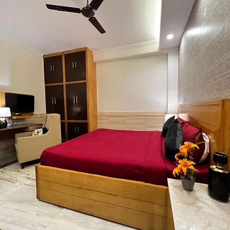 Divine Inn Hotel Rajouri Garden New Delhi Exterior photo