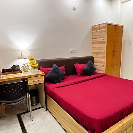 Divine Inn Hotel Rajouri Garden New Delhi Exterior photo
