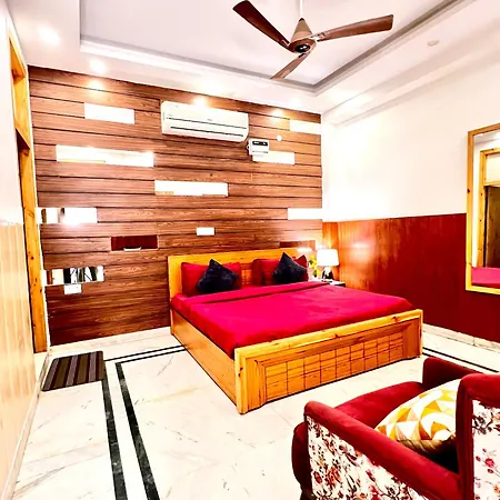 Divine Inn Hotel Rajouri Garden New Delhi Exterior photo