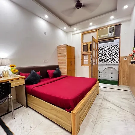 Divine Inn Hotel Rajouri Garden New Delhi Exterior photo