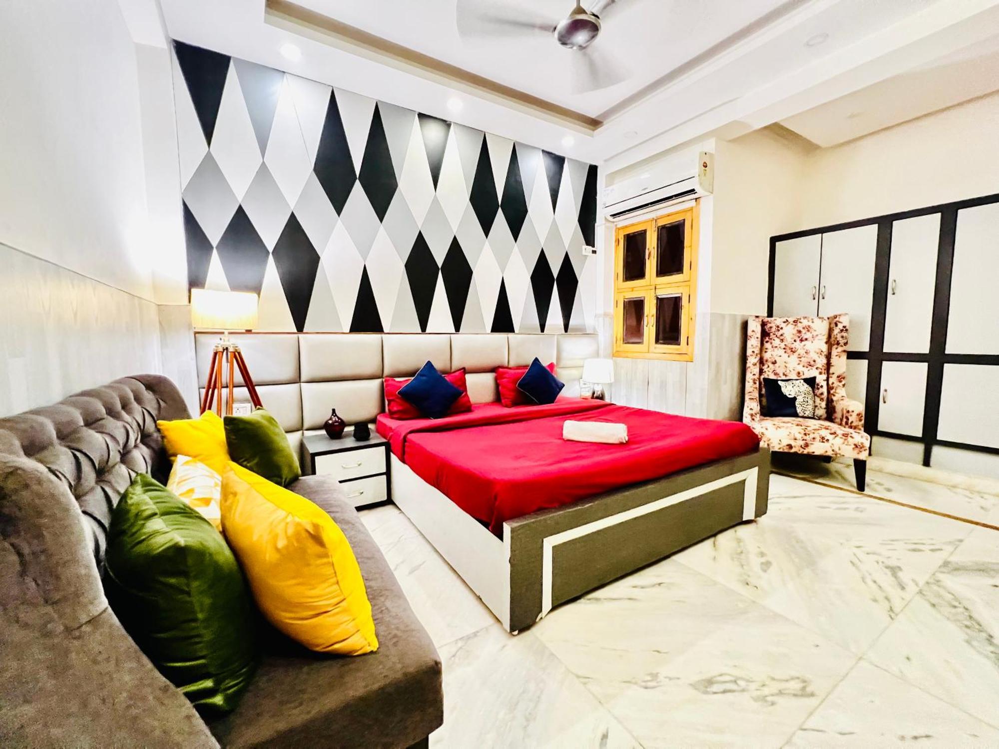 Divine Rajouri Garden